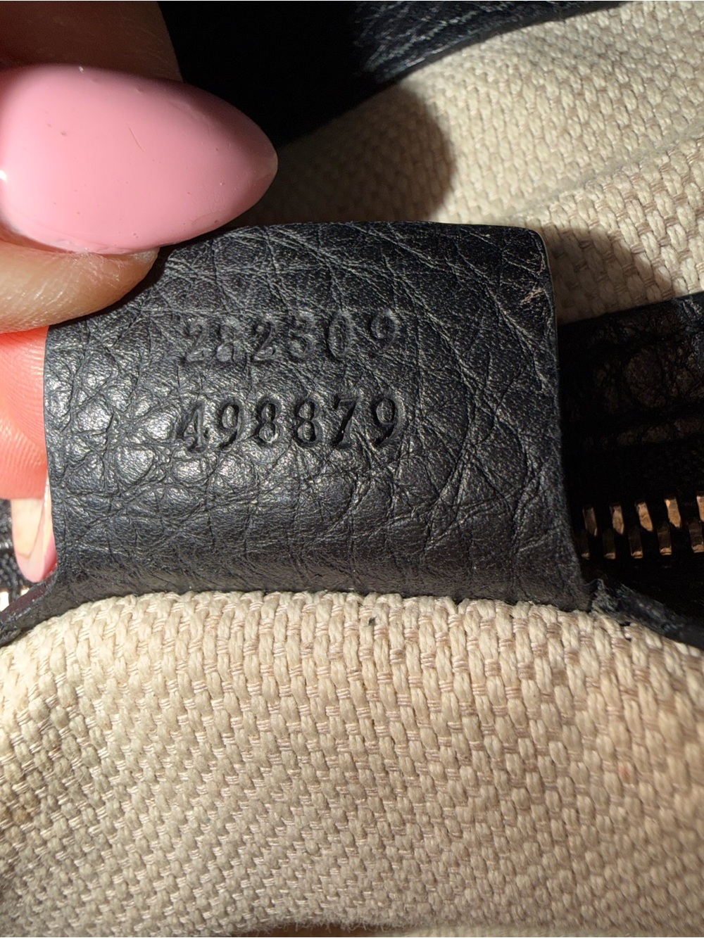 GUCCI Black Pebbled Leather Interlocking GG Soho - Picture 13 of 16